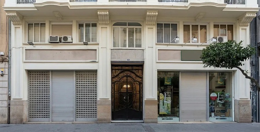 Fachada de las Oficinas de Estudio Agatho en Paseo de Ruzafa, Valencia